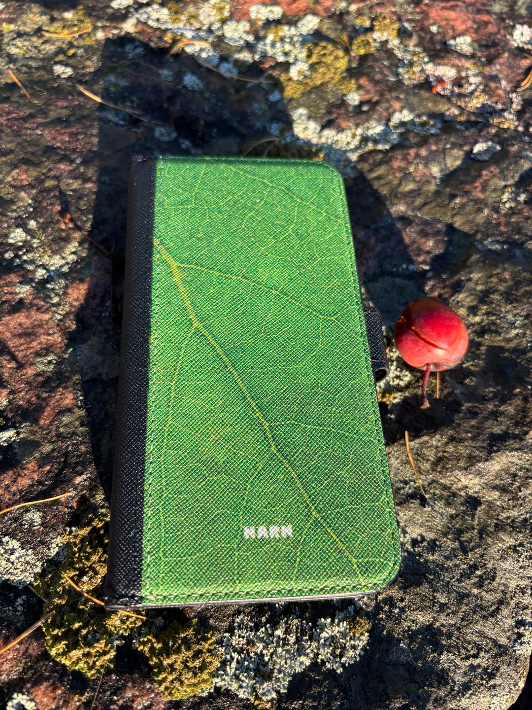 Customer photo review of iPhone 15 Wallet Case - Green Leafy