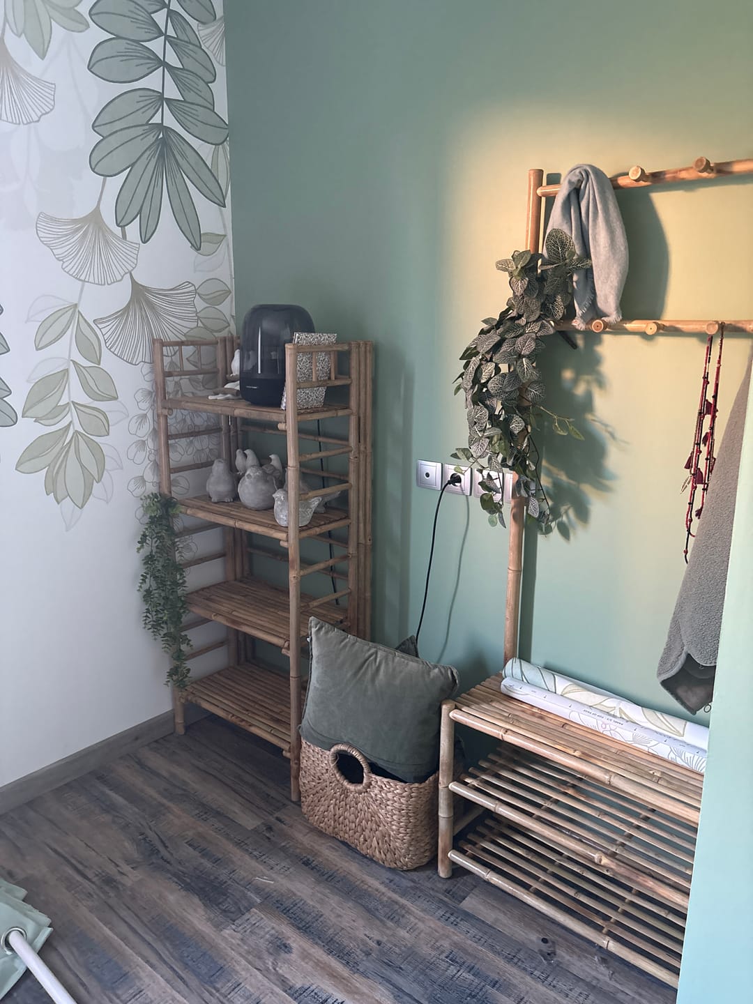 Customer photo review of MALACCA - Portant vestiaire en bois de bambou massif