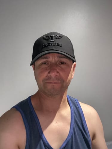 Customer photo review of Gorra Deportiva Edición Limitada IRONSIDE