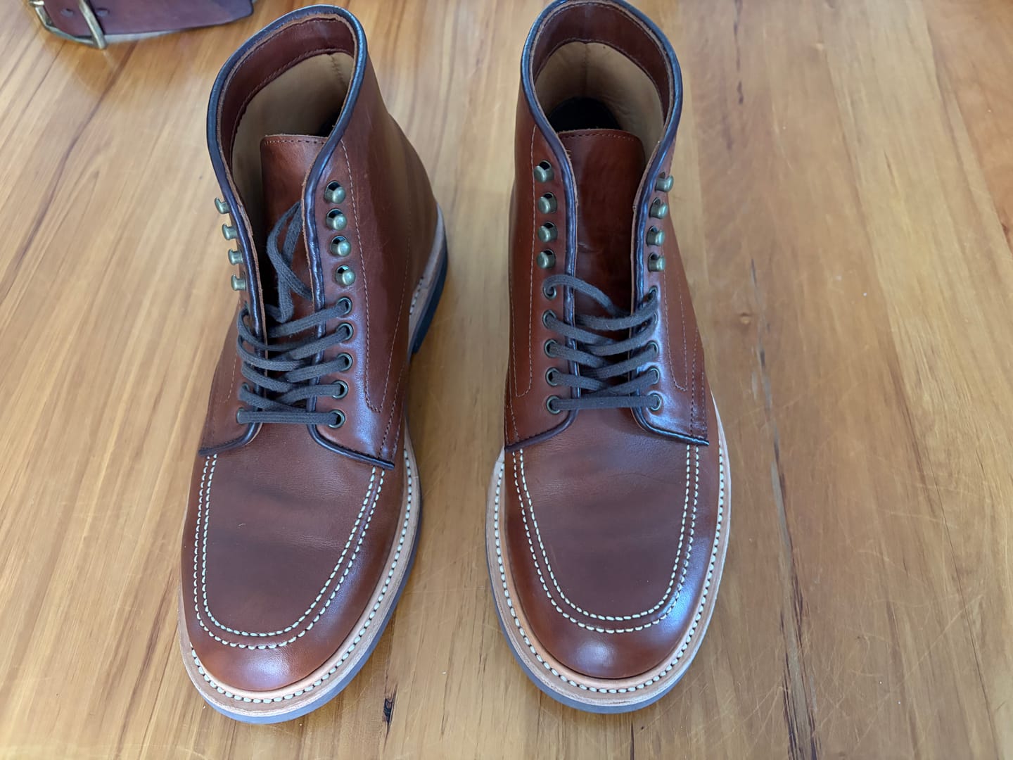 Customer photo review of Indiana Moctoe Boot  - luosjiet®boots - Brown Full Grain Pull-Up Cowhide