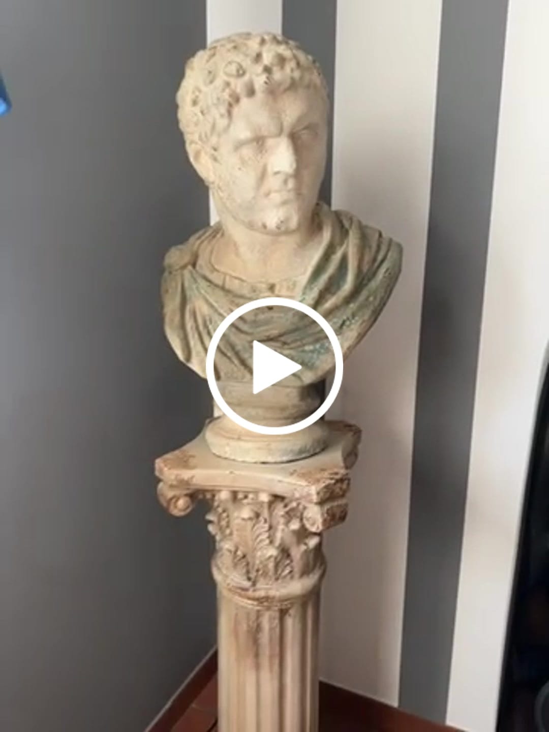 Customer video review of Base Capitello Shabby in Resina Bianco Antico H.85 cm