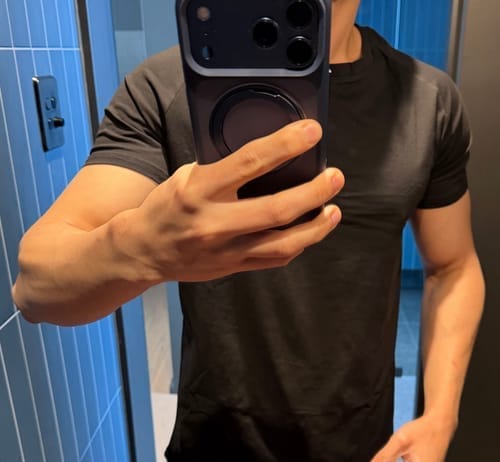 Customer photo review of AVERON FITFLEX TEE