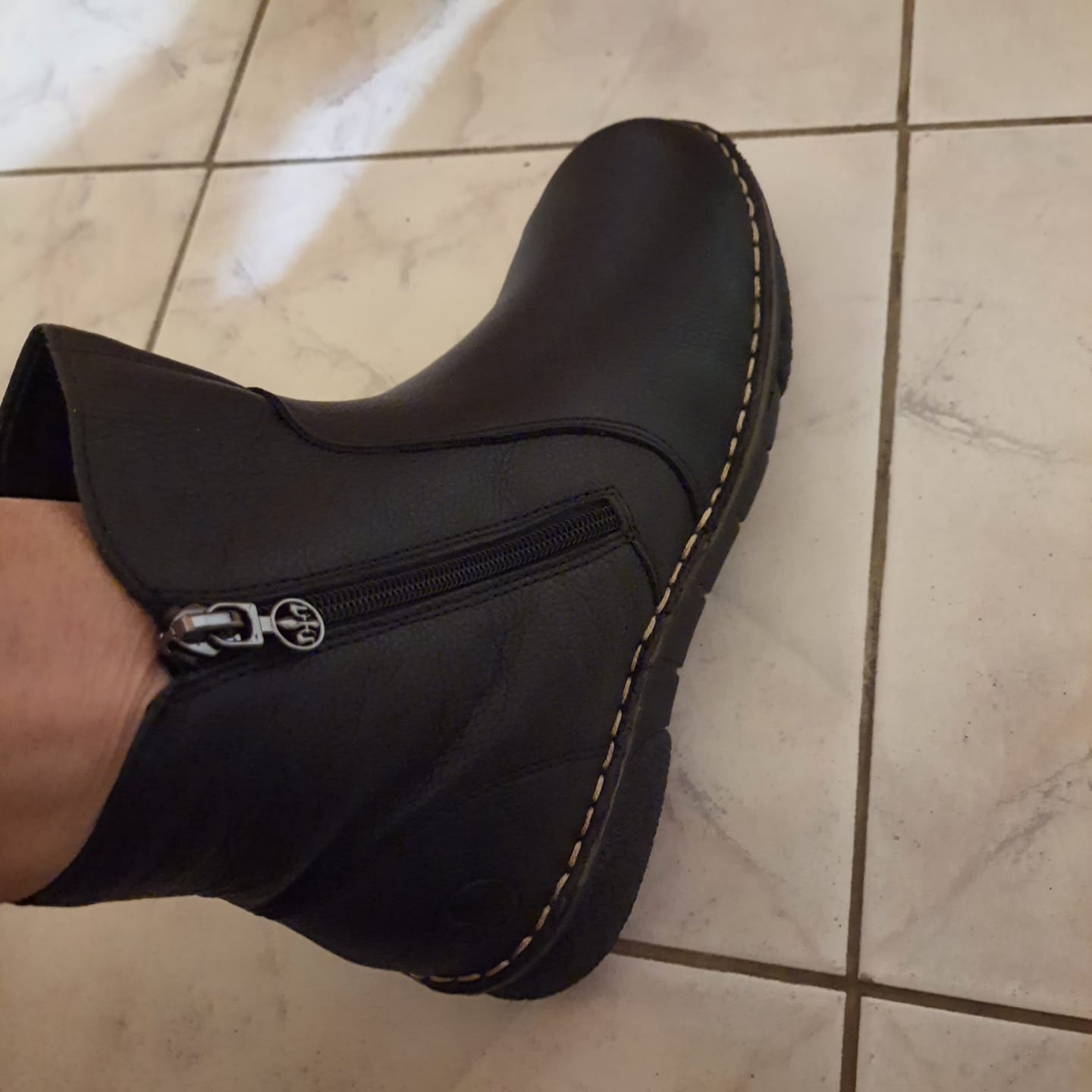 Customer photo review of Ghete Dama Piele Naturala Rieker RIEK 73365