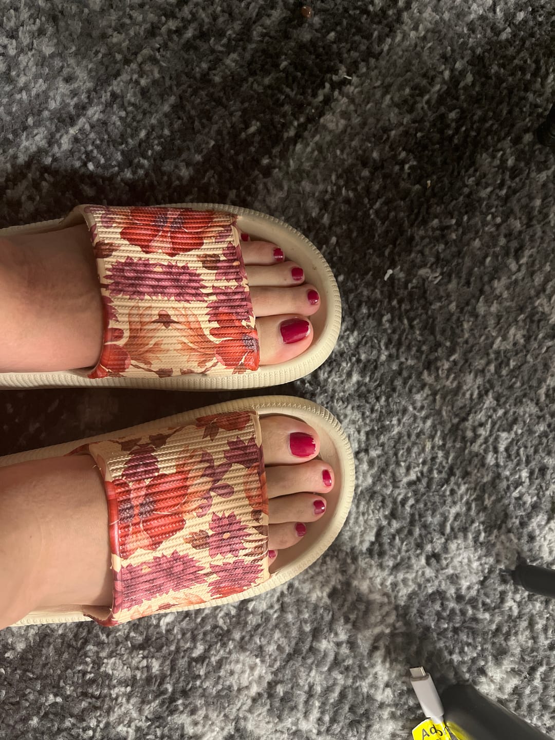 Customer photo review of HappyFlops Botanics
