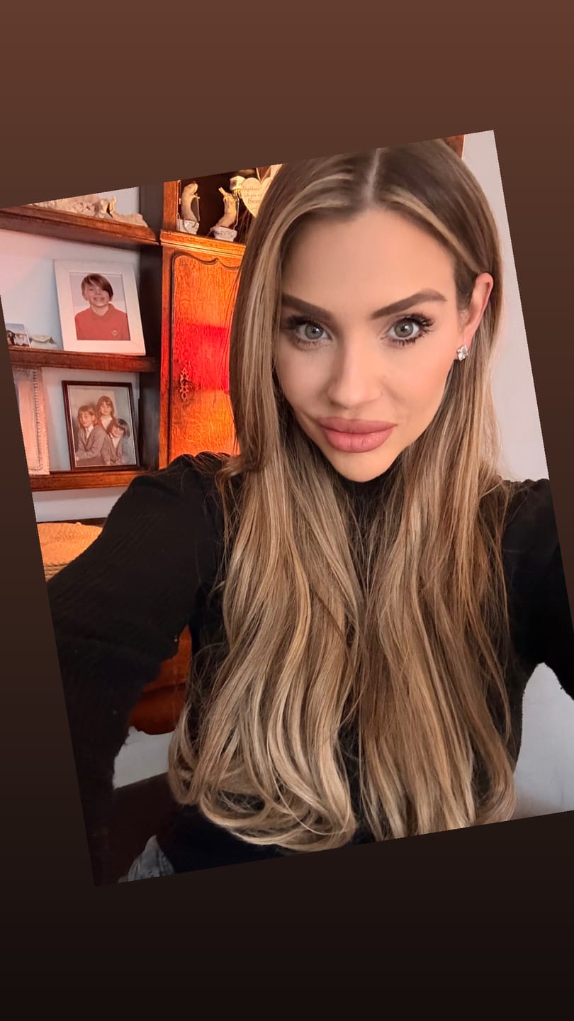 Customer photo review of Olivia X Easilocks Straight & Wavy Full Collection