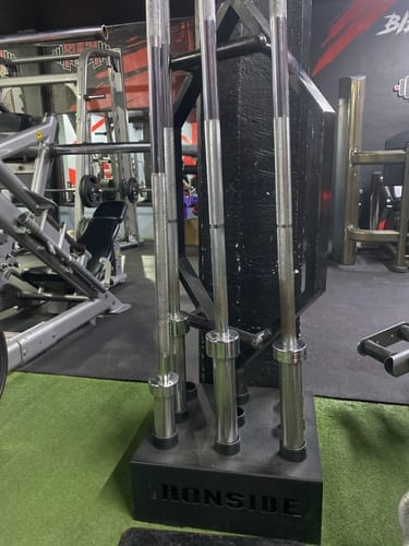 Customer photo review of Rack de Almacenamiento Barras de Piso IRONSIDE