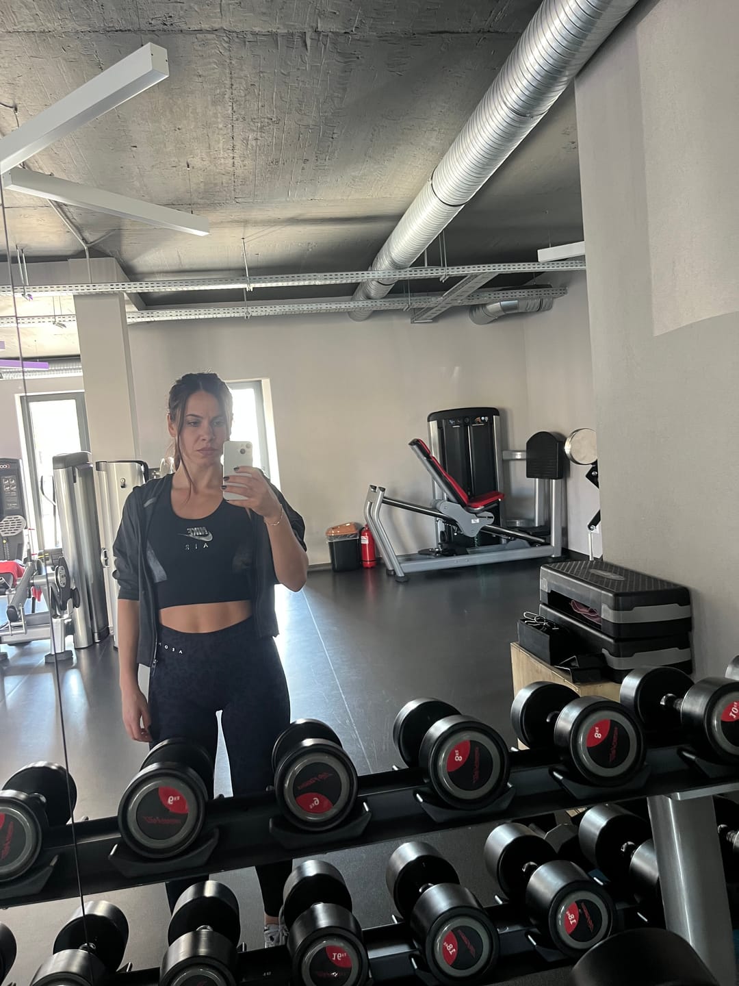 Customer photo review of MOTION LEO MID WAIST SCRUNCH LEGGINGS V2