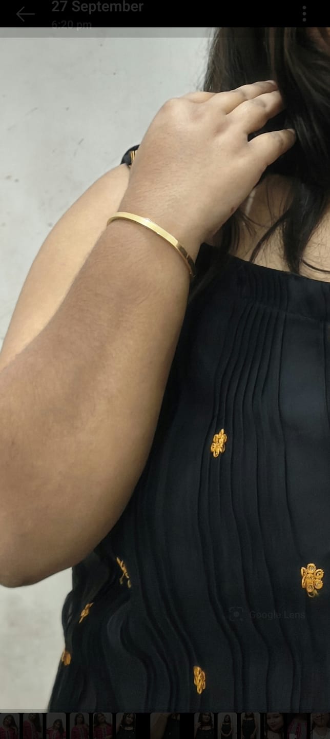 Customer photo review of Plain Stackable Bangle Bracelet |4MM