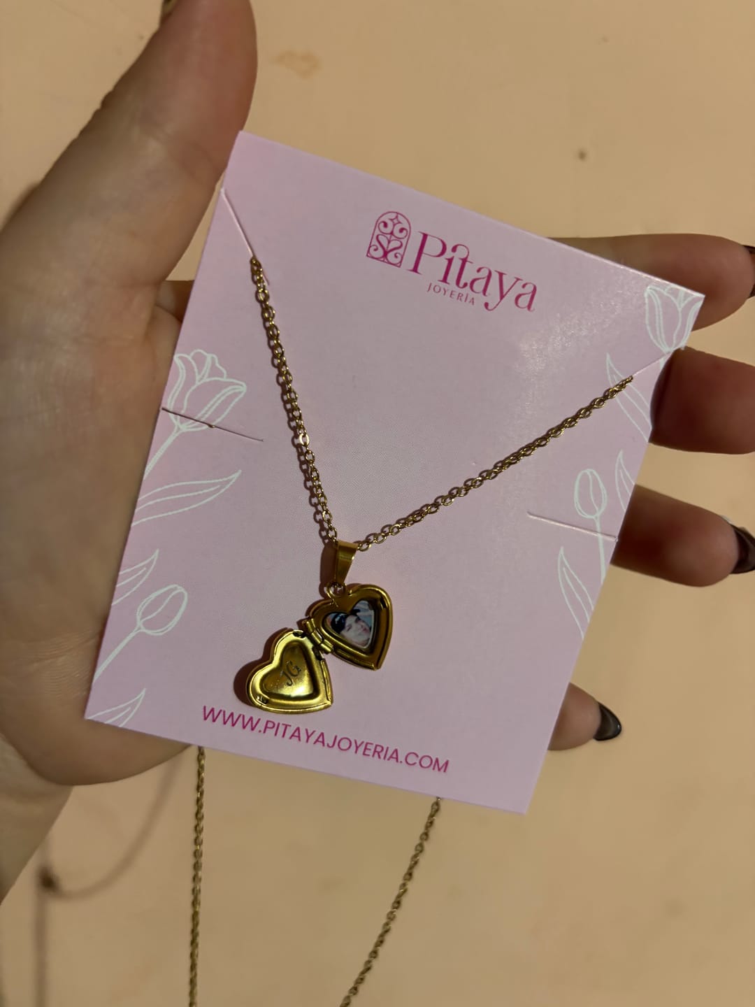 Customer photo review of Collar Mini Heart Personalizado Foto a Color