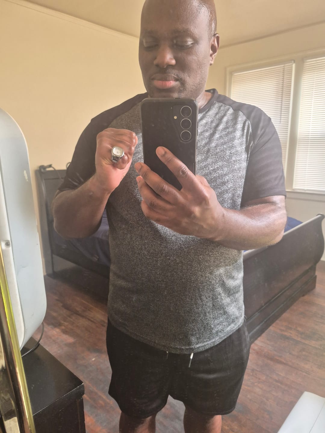 Customer photo review of NAUTILUS RING | SILVER WHITE