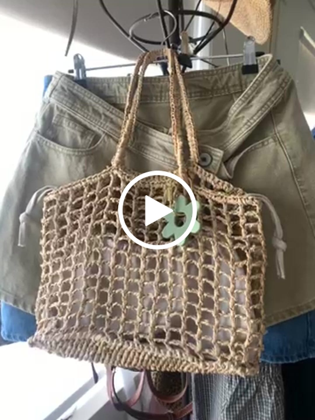 Customer video review of Coast to Coast - Kip Resin Flower Keyring
