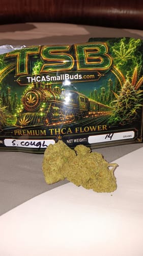 Customer photo review of Strawberry Cough THCA Flower