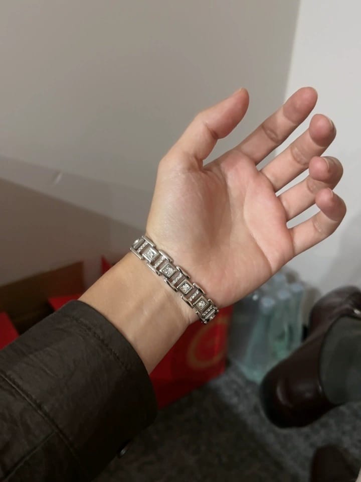 Customer photo review of Prism Link Bracelet