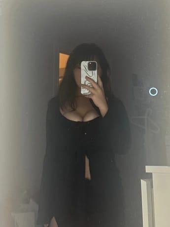 Customer photo review of Amora Blouse