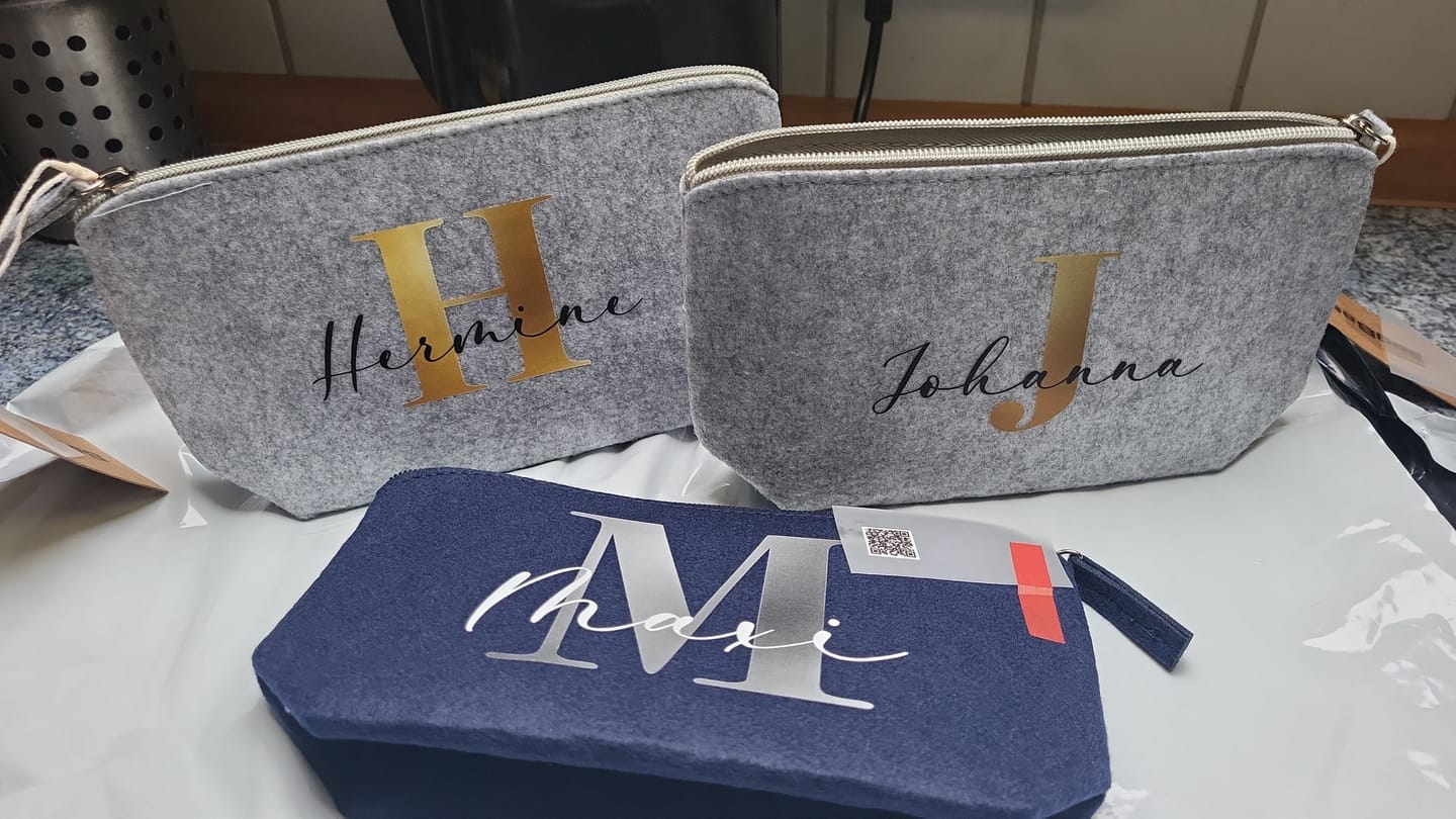 Customer photo review of Initiale - Individuelle Kosmetiktasche Filz