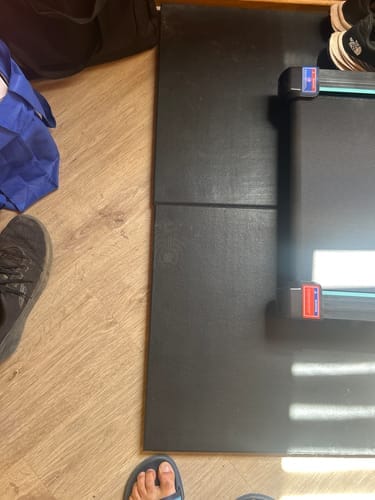 Customer photo review of Piso de Caucho Técnico EPDM Premium IRONSIDE (50x50x2.5cm)