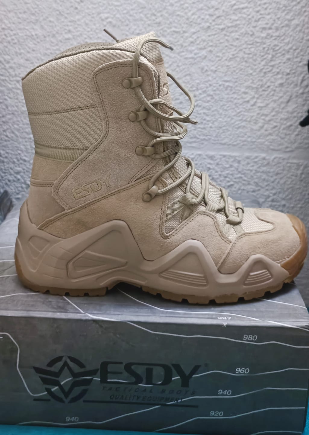 Customer photo review of BOTAS TACTICAS ESDY COYOTE