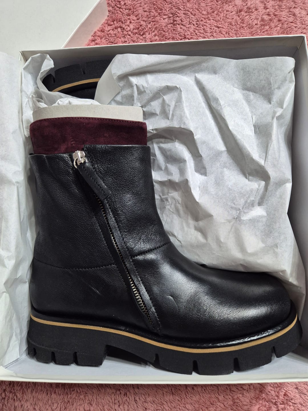 Customer photo review of Jhonny Black stivaletto in nappa nera suola da 3.5 cm artigianale marchigiana