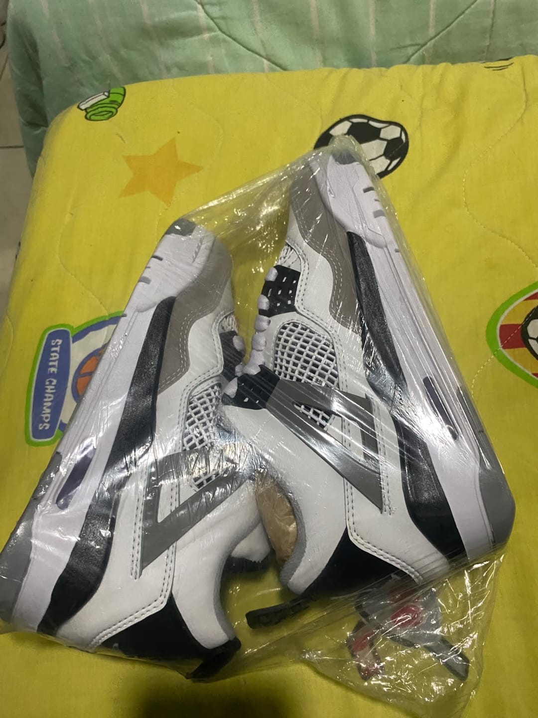 Customer photo review of AIR JORDAN RETRO 4