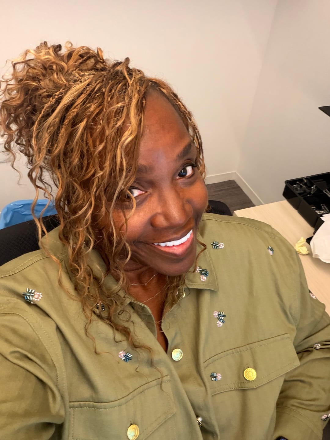 Customer photo review of #4/#27 Piano Color Deep Wave Bulk Hair Extensions for Braiding