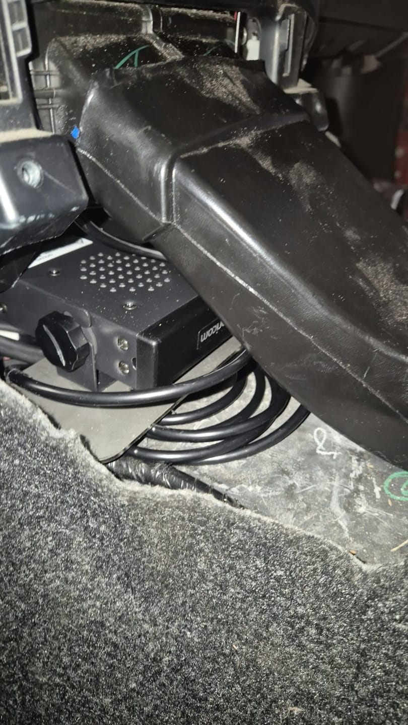 Customer photo review of UHF Body Bracket - N80 Hilux - Behind Dash
