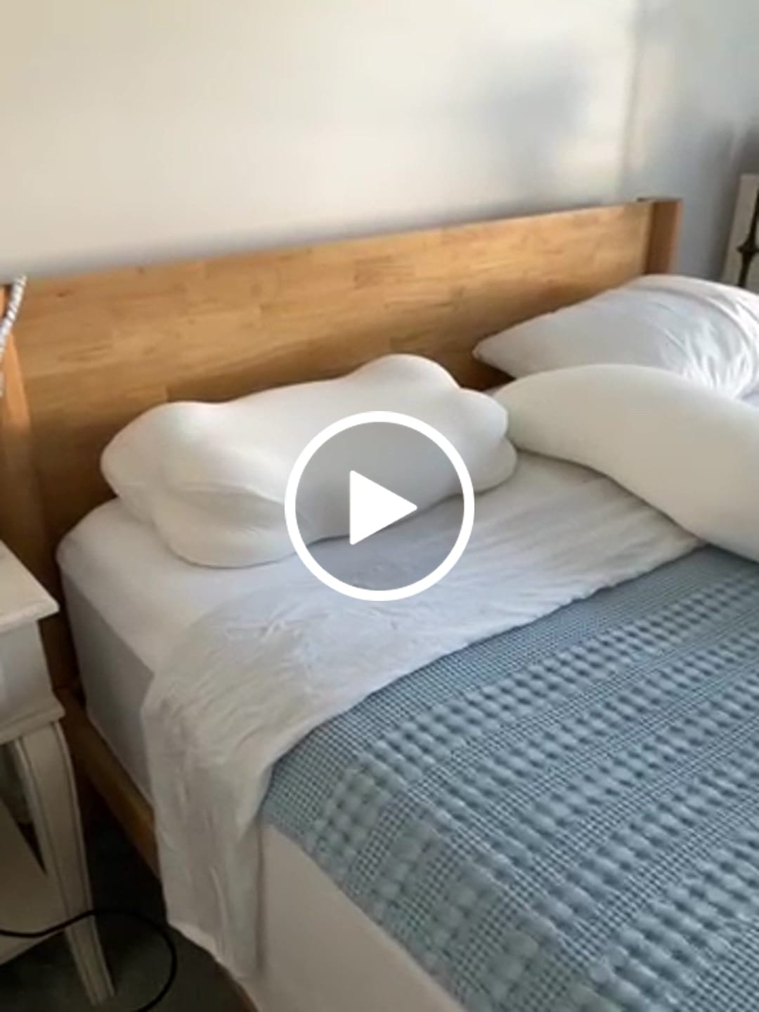Customer video review of Cloud Cooling Pillow Case