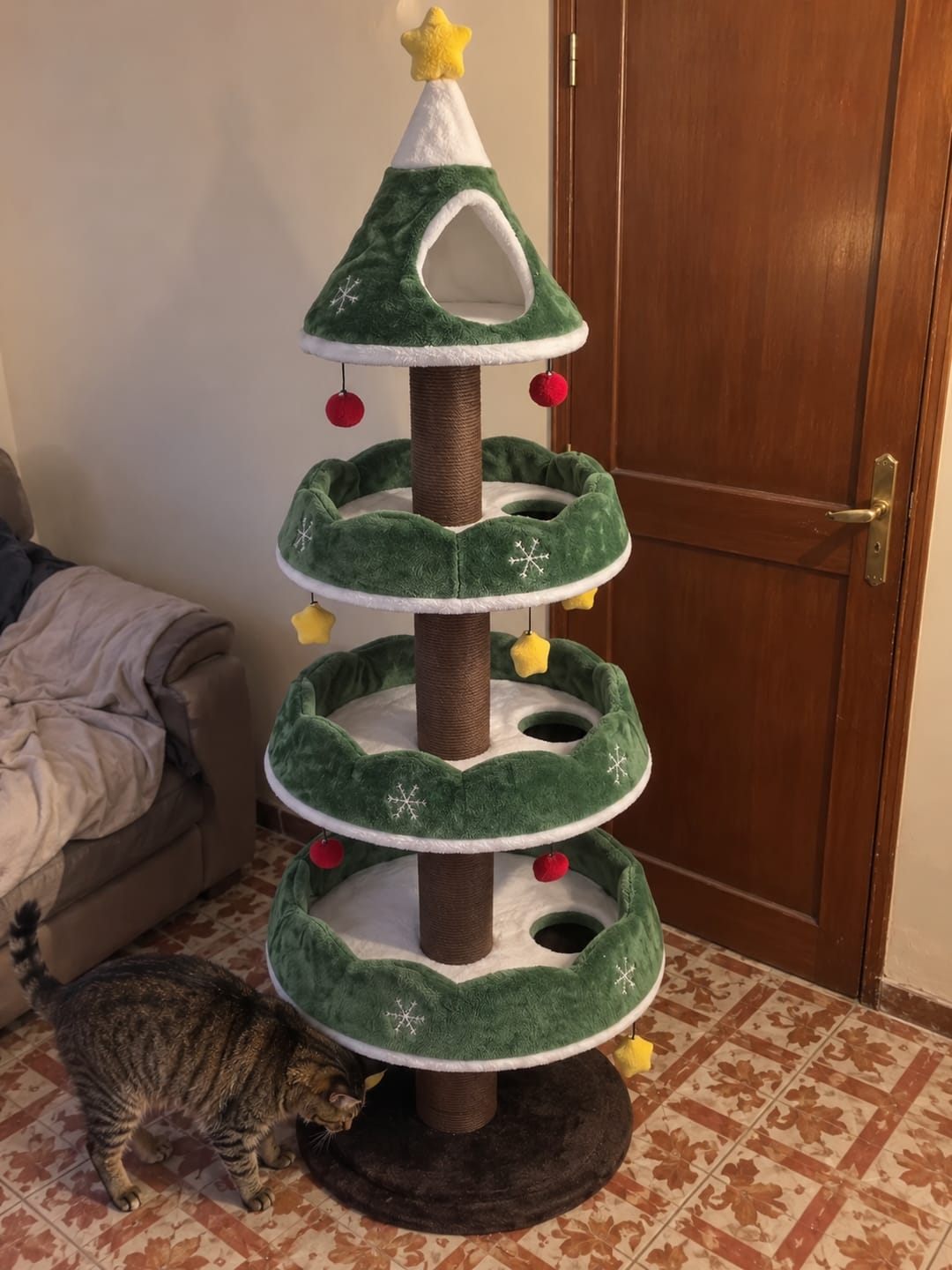 Customer photo review of MichiTree© Christmas Tree for Cats