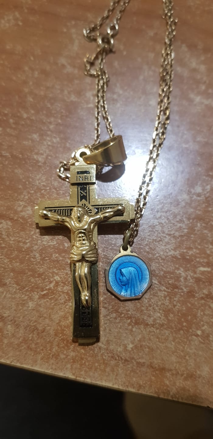 Customer photo review of Collier Croix de la Passion