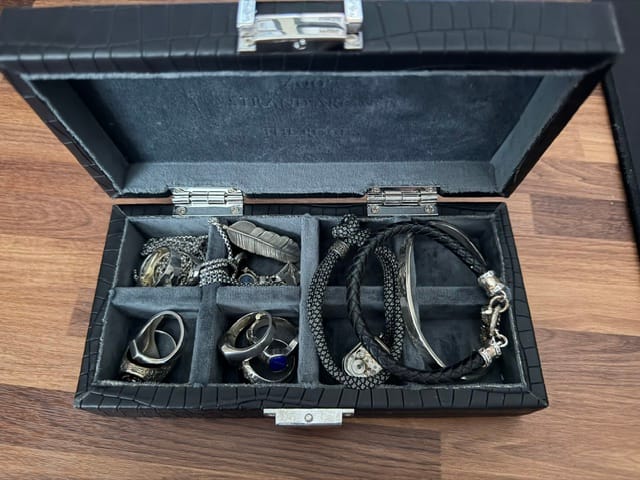 Customer photo review of AHW COLLECTOR'S BOX