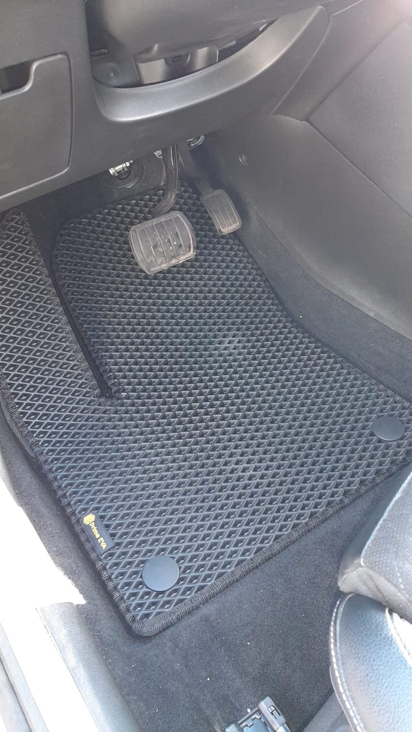 Customer photo review of Auto Fußmatten nach Maß - Komplettset