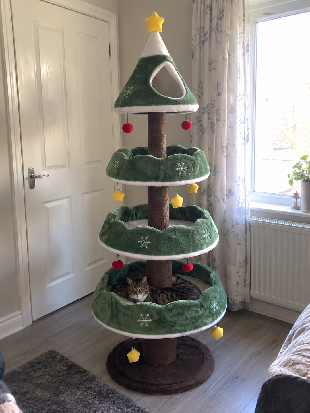Customer photo review of MichiTree© Christmas Tree for Cats