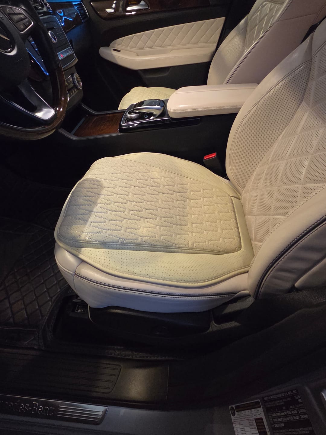Customer photo review of Breathable PU Leather Car Seat Cushion All-Season Universal Anti-Slip Seat Pad Interior Accessory