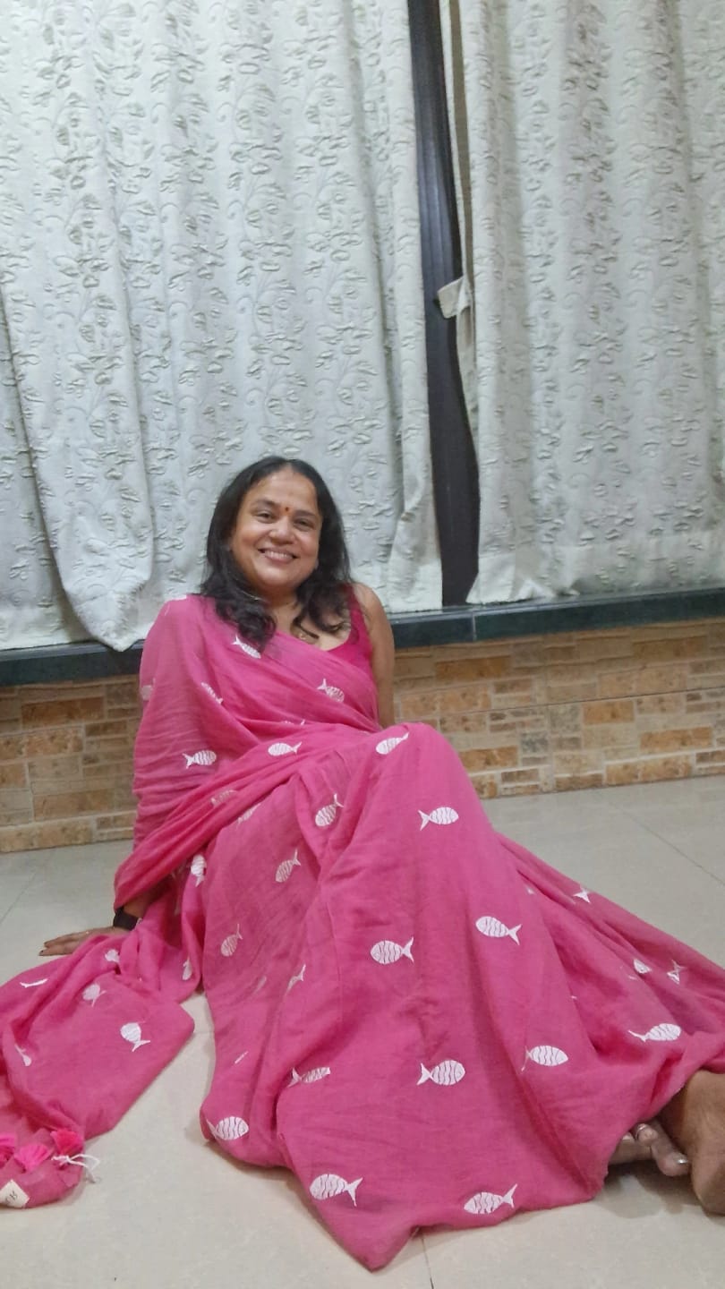 Customer photo review of Pink Fish Motifs Mulmul Cotton Saree