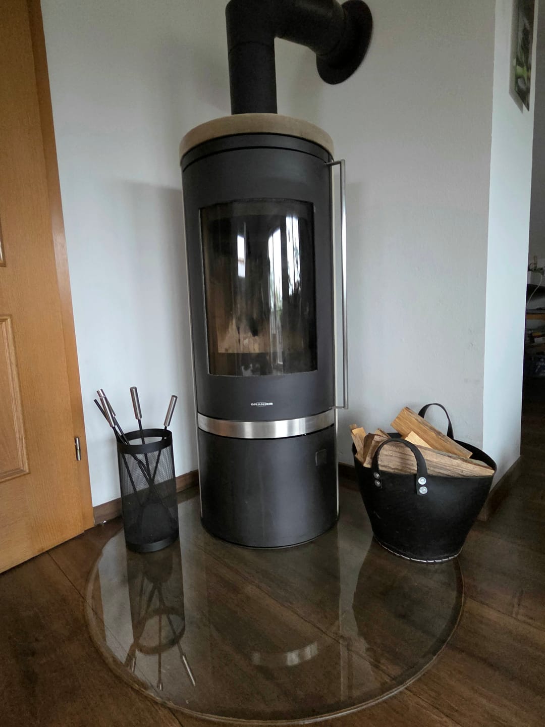 Customer photo review of Glasplatte Kamin, Funkenschutzplatte Glas für Kaminofen - Tropfenbogen