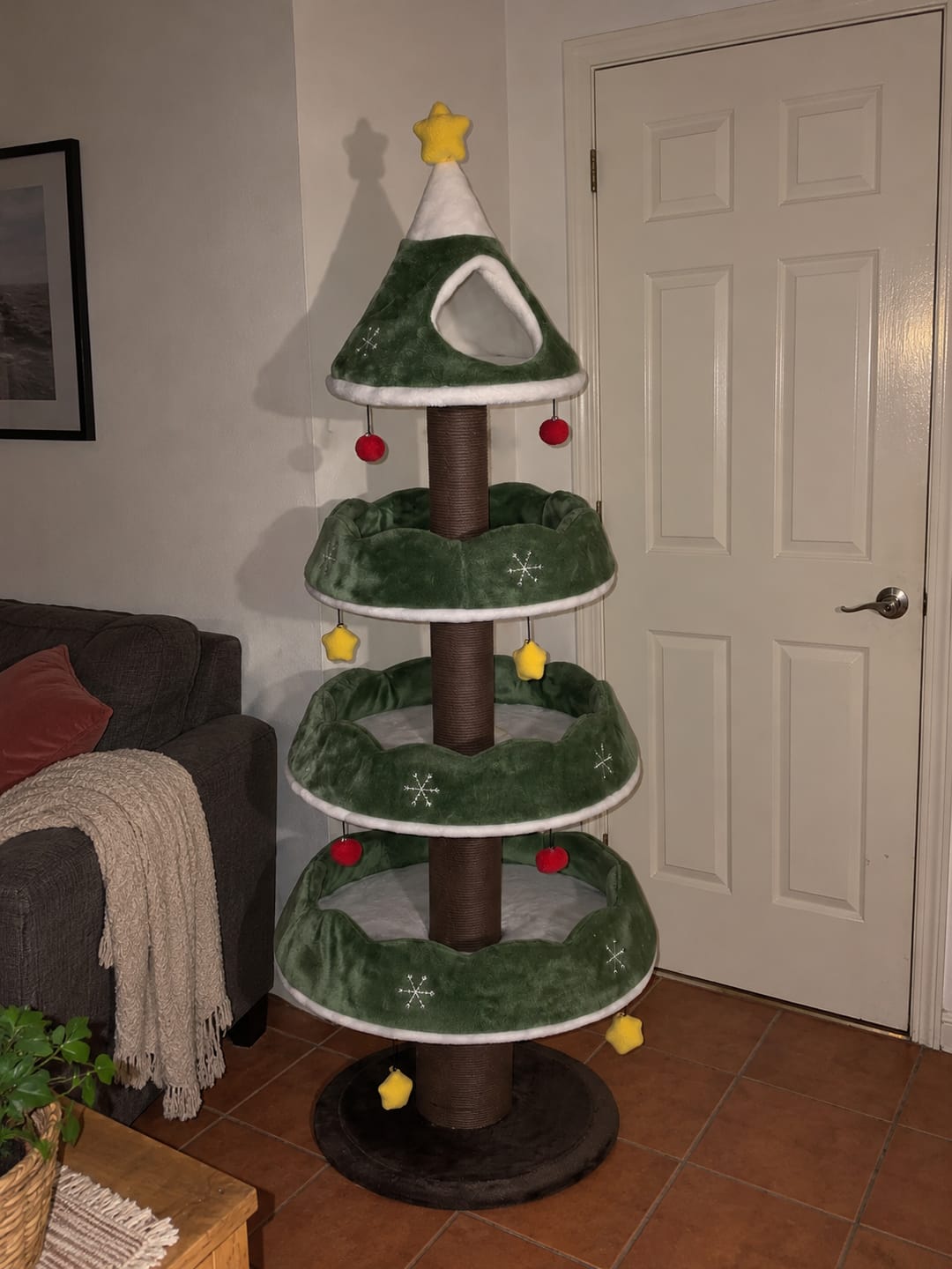 Customer photo review of MichiTree© Christmas Tree for Cats