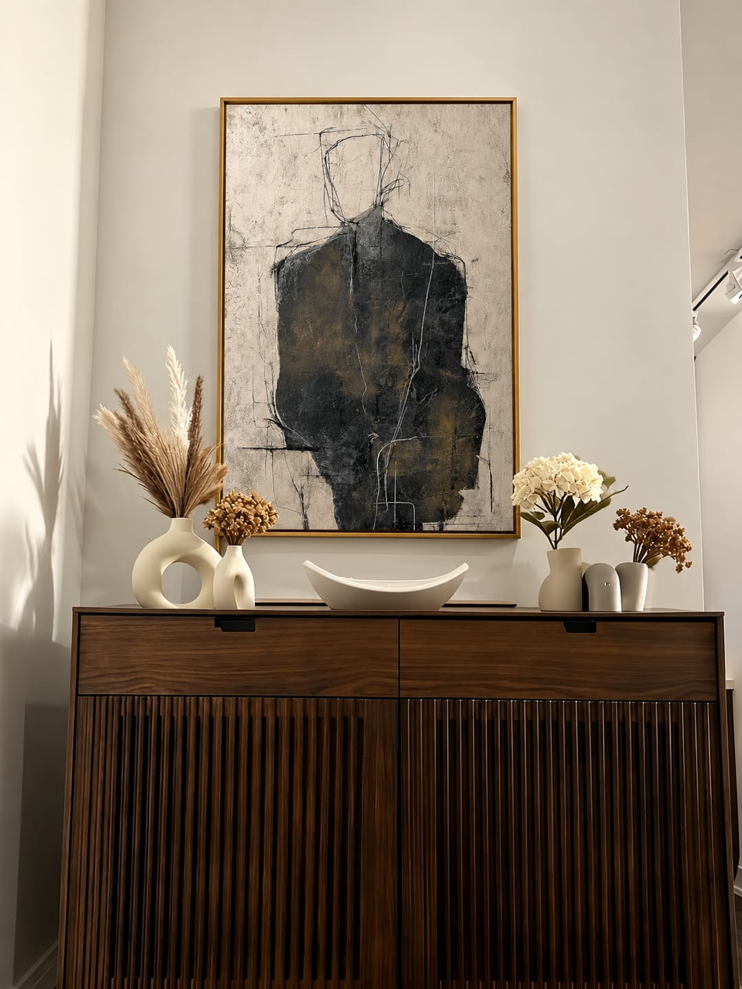 Customer photo review of "The Quiet Figure" – Abstract Black Figure Portrait Textured Painting