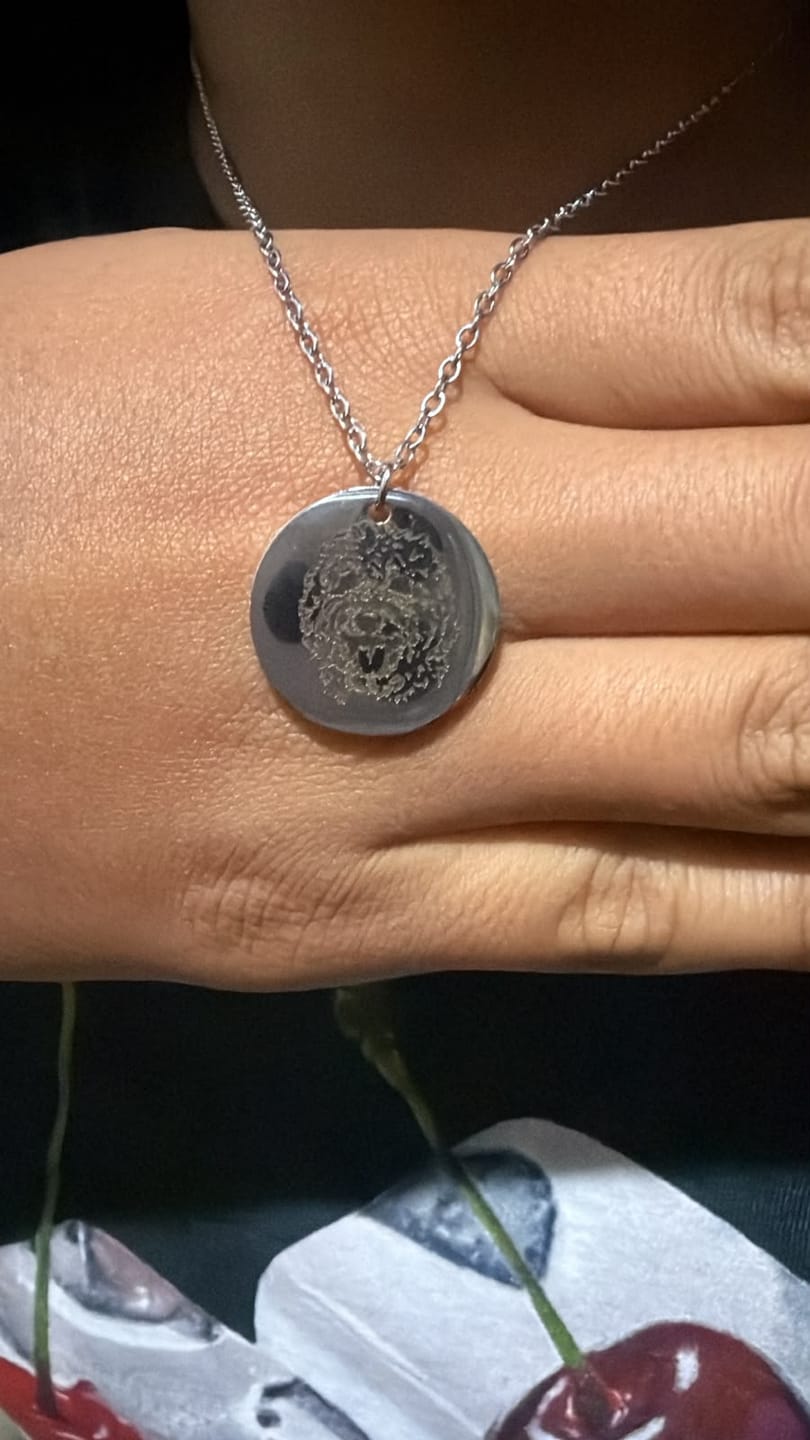 Customer photo review of Collar Ilustración Personalizado