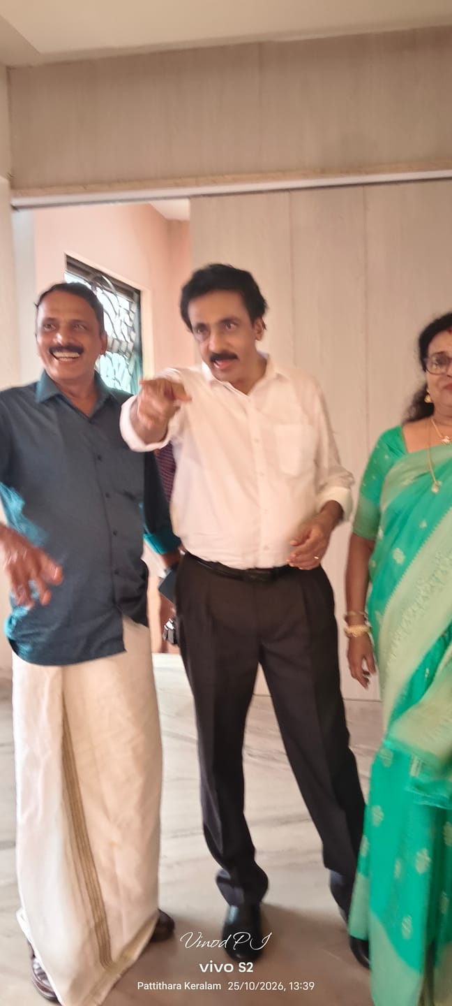 Customer photo review of Alps - Cotton Formal White Shirt Pack Of 2 Combo For Men | Uathayam