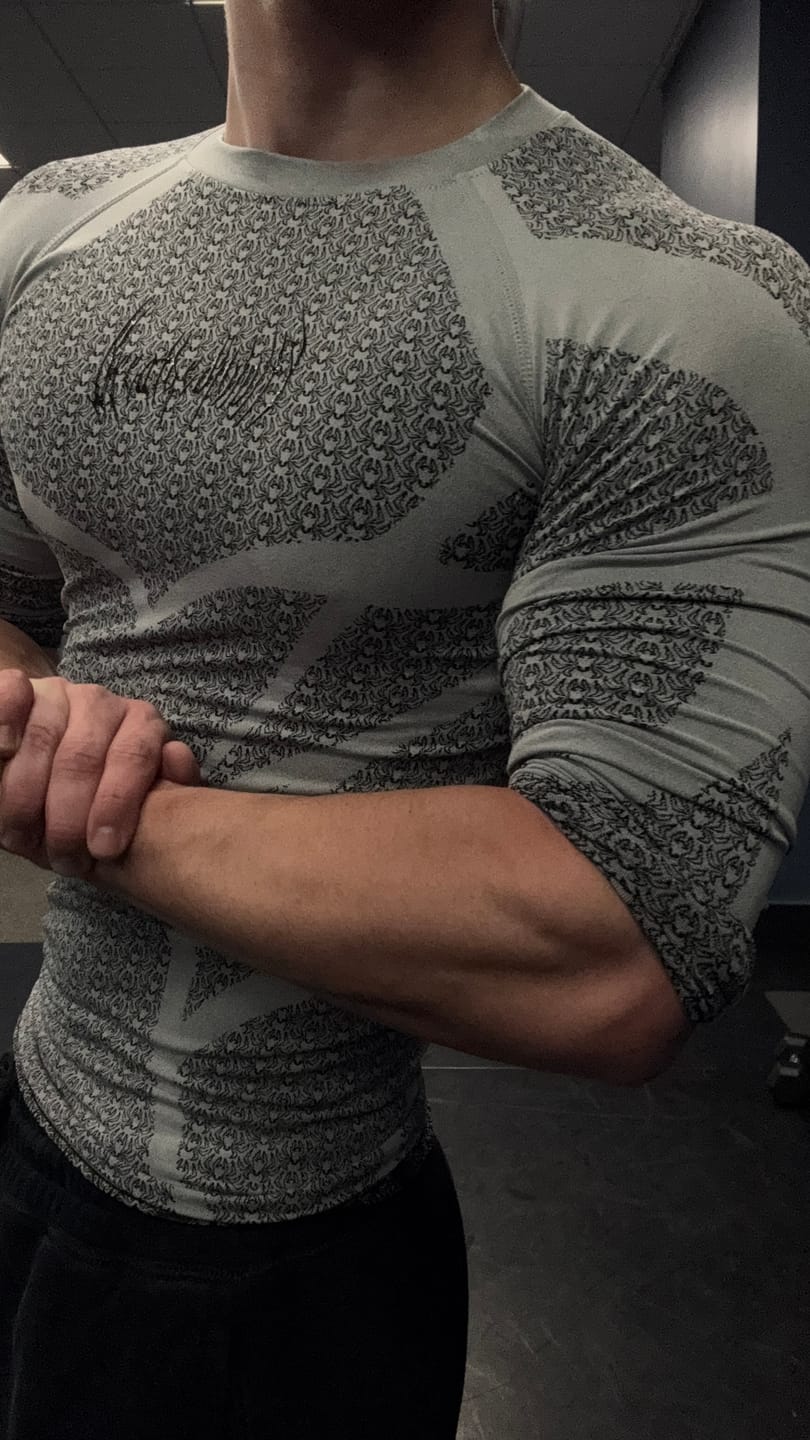 Customer photo review of Doom Tech™ Spider-Corpse Longsleeve Compression [DIVINE WHITE]