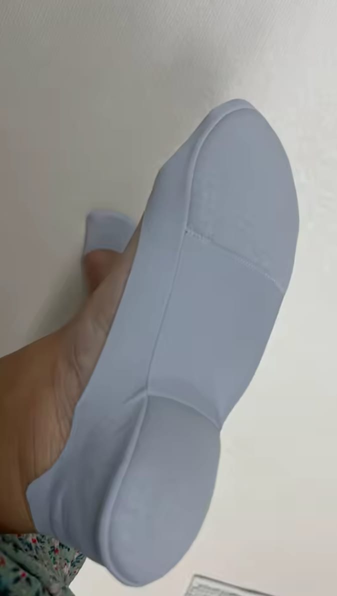 Customer photo review of Invisible No-Show Socks