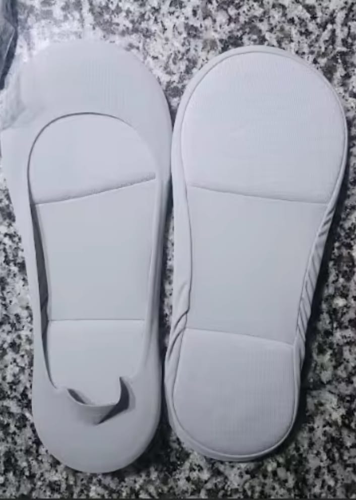 Customer photo review of Invisible No-Show Socks