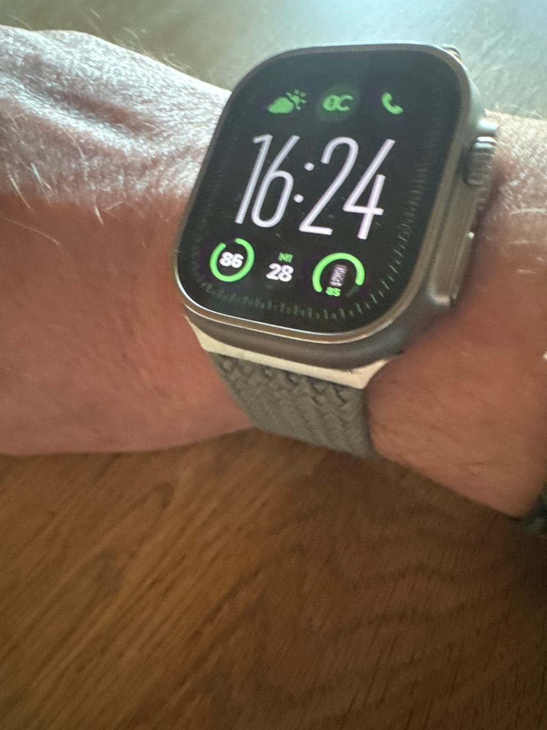Customer photo review of arktisband Geflochtenes Apple Watch Ultra Armband „Casual“ mit Magnetverschluss