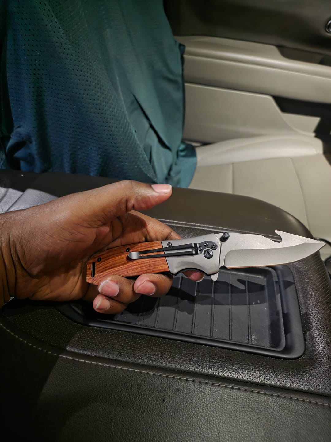 Customer photo review of HOLY GRAIL™ POCKET KNIFE