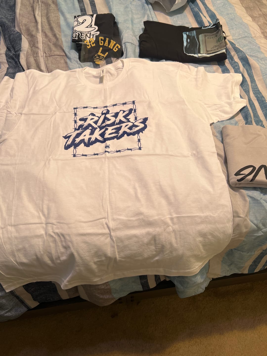 Customer photo review of 32 GANG MYSTERY BOX