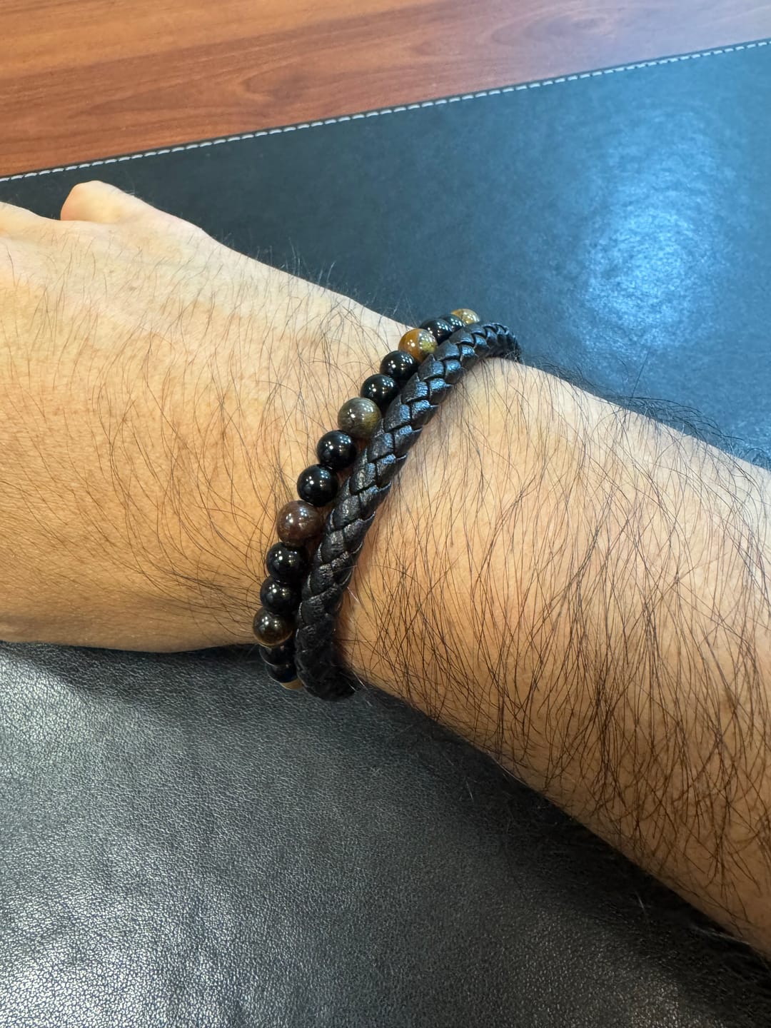Customer photo review of Pulsera Ojo de Tigre - Piel