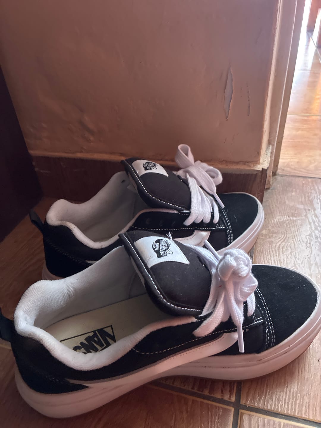 Customer photo review of Zapatilla Vans Knu Skool Stacklite Mujer Negro