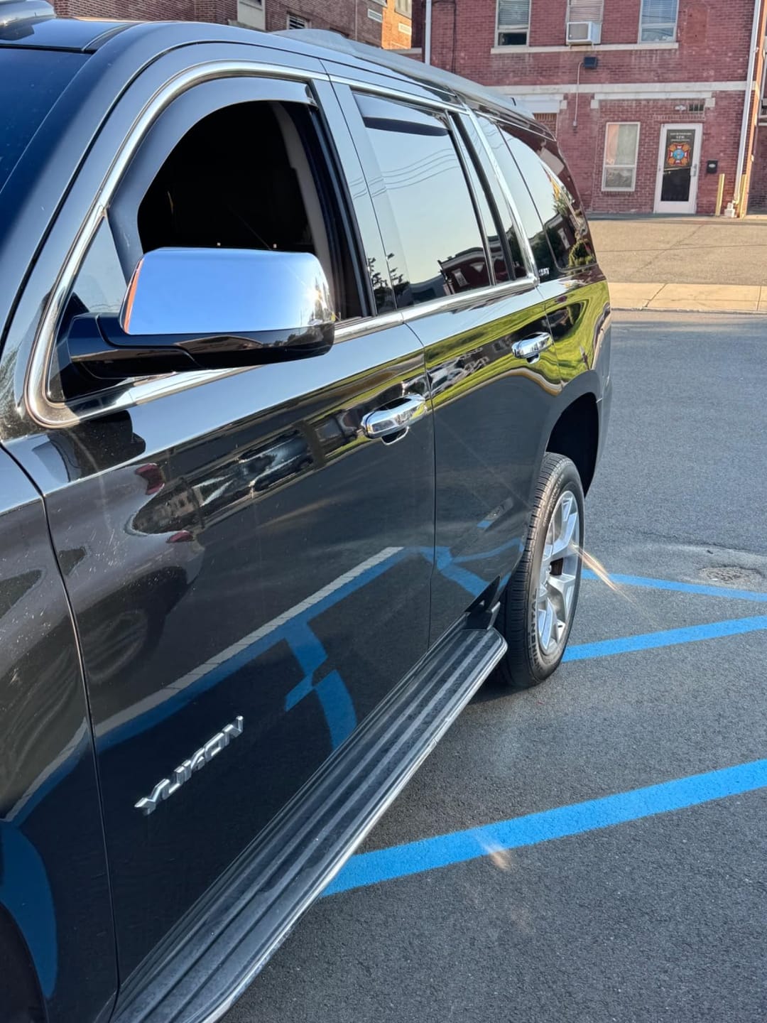Customer photo review of 2015-2020 Chevy Tahoe Suburban GMC Yukon XL Chrome Mirror Covers and Door Handle Covers