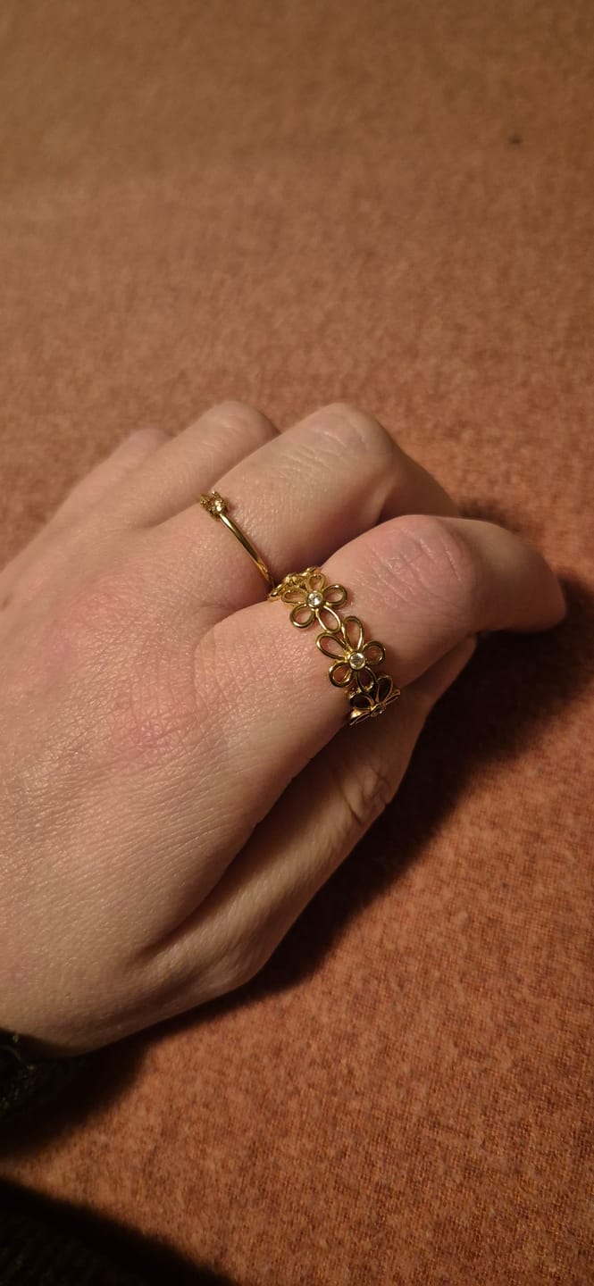 Customer photo review of Golden Wildflower Infinity Ring
