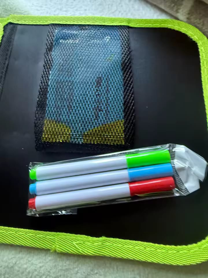 Customer photo review of Montessori Infinity Book™– Un Libro, Infiniti Disegni