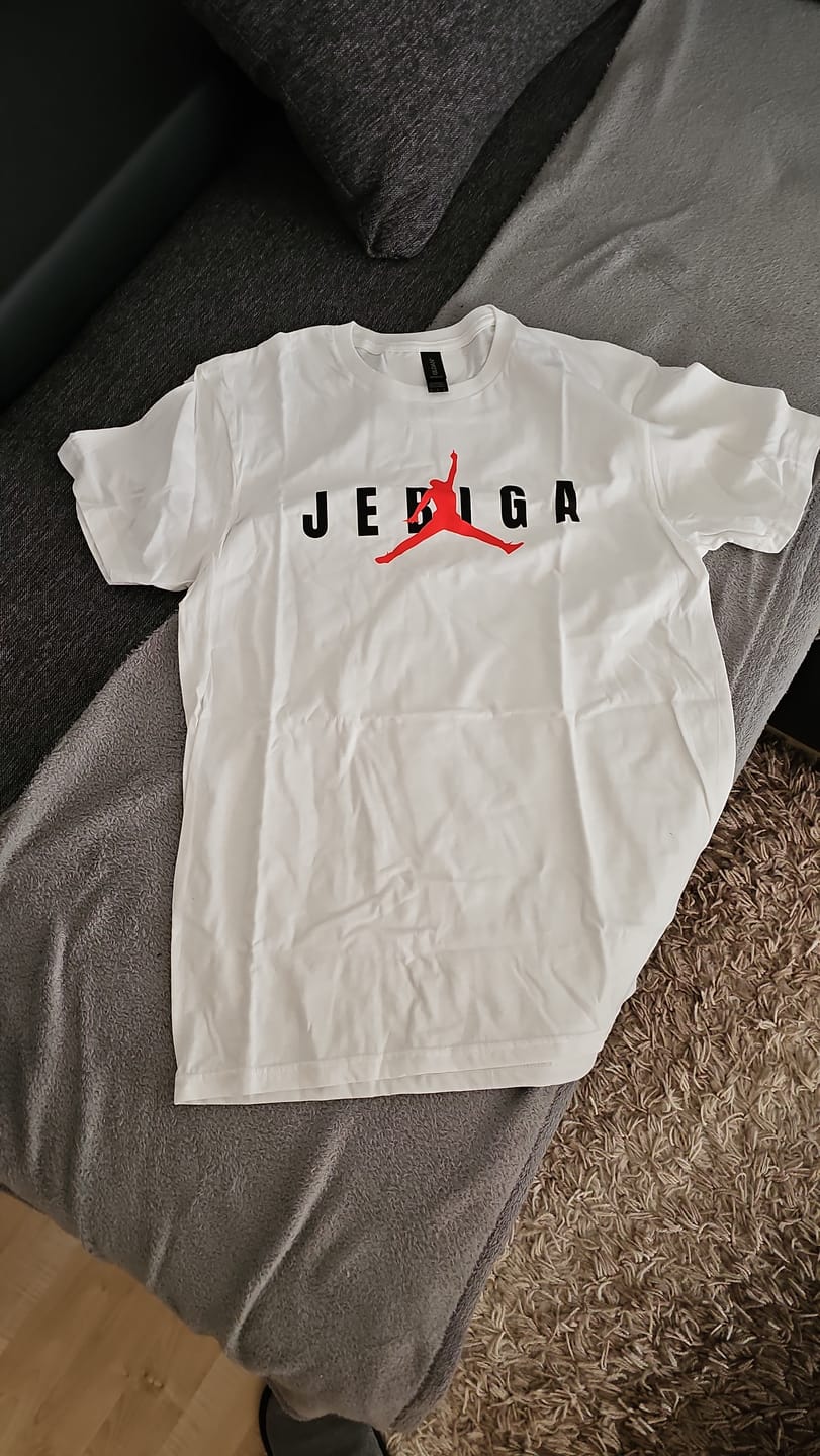 Customer photo review of Jebiga, Premium T-Shirt